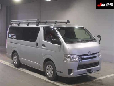 TOYOTA REGIUS VAN