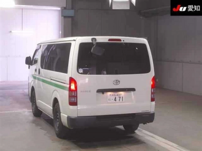 TOYOTA HIACE VAN