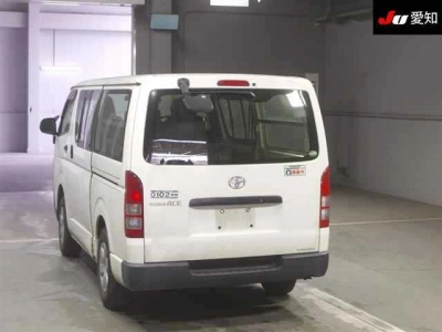 TOYOTA REGIUS VAN