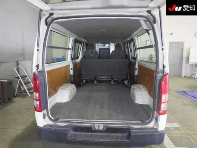TOYOTA REGIUS VAN