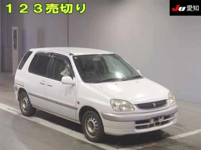 TOYOTA RAUM