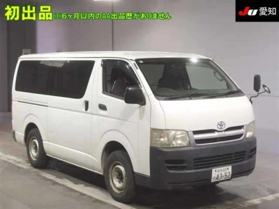 TOYOTA HIACE VAN