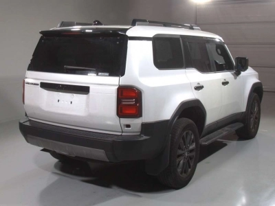 TOYOTA LAND CRUISER 250