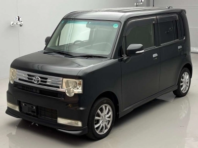 TOYOTA PIXIS SPACE
