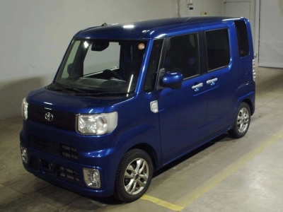 TOYOTA PIXIS MEGA