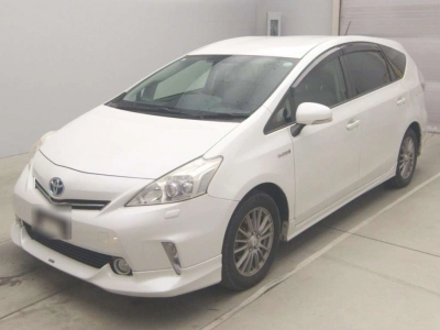 TOYOTA PRIUS ALPHA