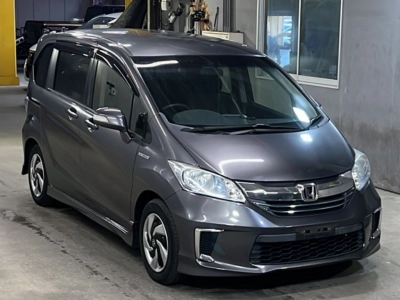 HONDA FREED HYBRID
