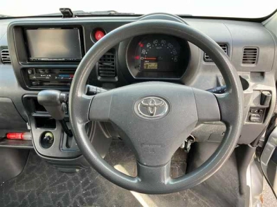TOYOTA PIXIS VAN