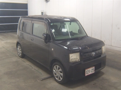 TOYOTA PIXIS SPACE