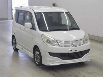 MITSUBISHI DELICA D:2