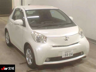TOYOTA IQ