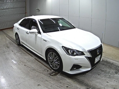 TOYOTA CROWN HYBRID