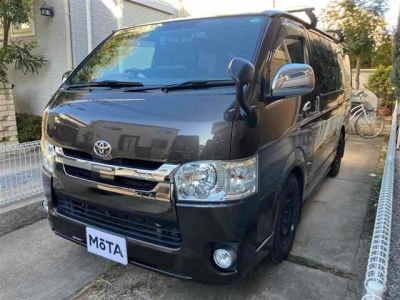 TOYOTA HIACE VAN