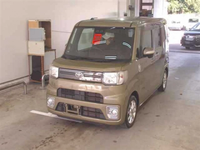 TOYOTA PIXIS MEGA