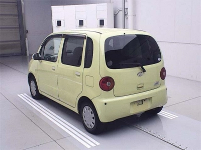 DAIHATSU MOVE LATTE