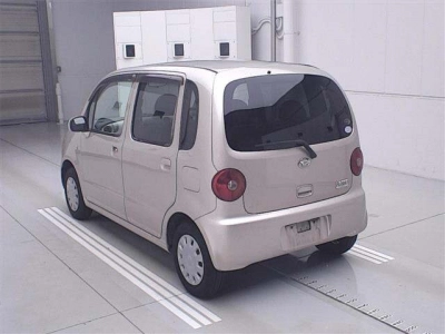 DAIHATSU MOVE LATTE