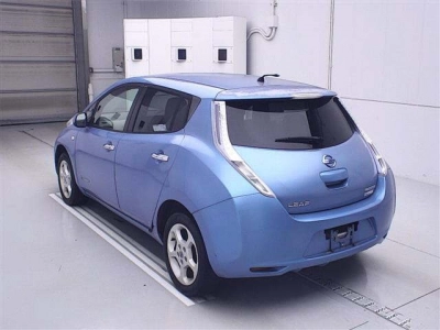 NISSAN LEAF