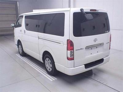 TOYOTA REGIUS ACE