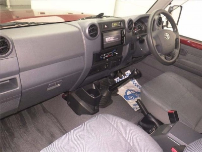 TOYOTA LAND CRUISER 70