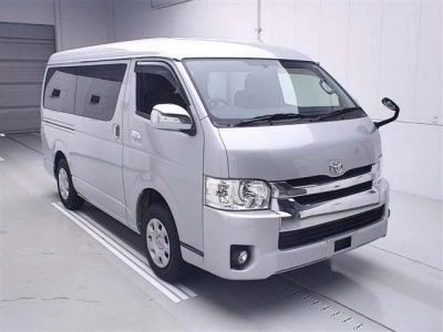 TOYOTA REGIUS ACE