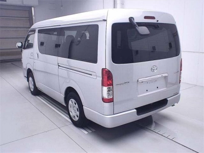 TOYOTA REGIUS ACE