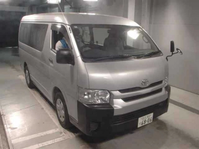 TOYOTA HIACE WAGON