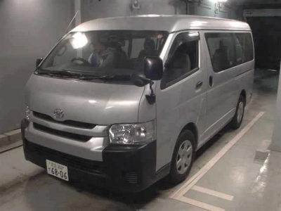 TOYOTA HIACE WAGON