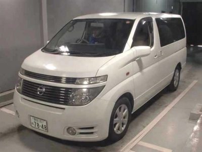 NISSAN ELGRAND