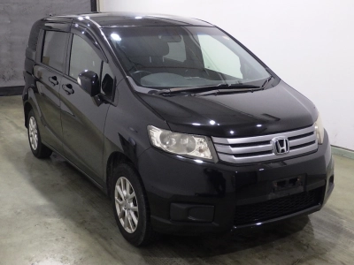 HONDA FREED SPIKE