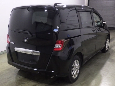 HONDA FREED SPIKE