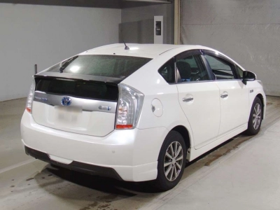 TOYOTA PRIUS PHV