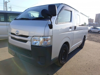 TOYOTA REGIUS ACE