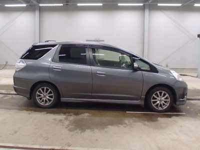 HONDA FIT SHUTTLE HYBRID