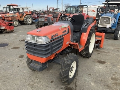 KUBOTA KUBOTA