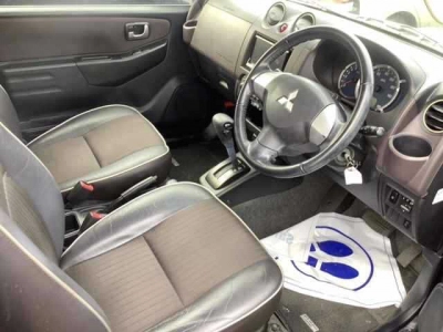 MITSUBISHI PAJERO MINI