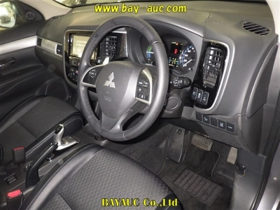 MITSUBISHI OUTLANDER PHEV