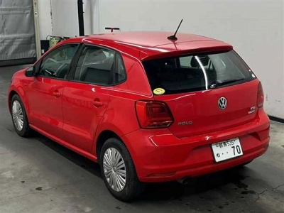 VOLKSWAGEN POLO