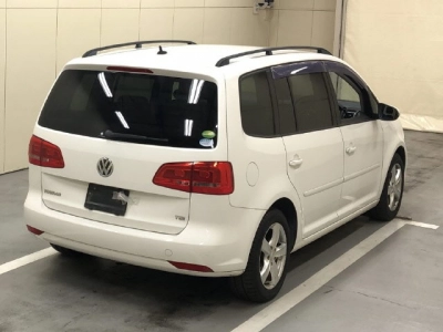 VOLKSWAGEN GOLF TOURAN