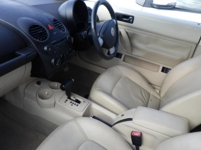 VOLKSWAGEN NEW BEETLE CABRIOLET