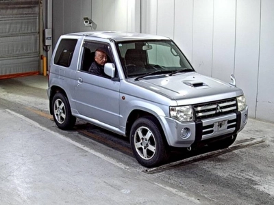 MITSUBISHI PAJERO MINI