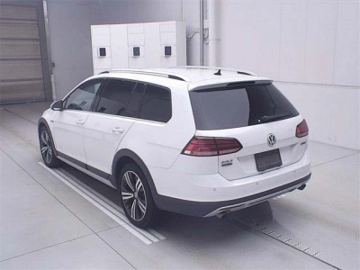 VOLKSWAGEN GOLF ALLTRACK