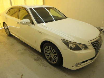 TOYOTA CROWN MAJESTA