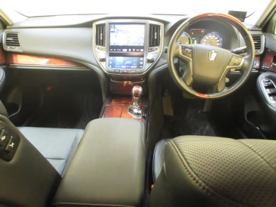 TOYOTA CROWN MAJESTA