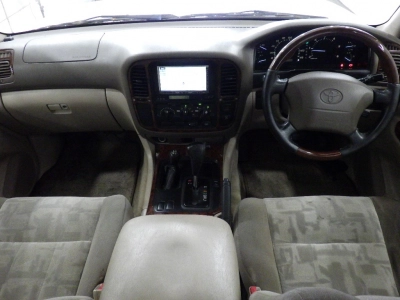 TOYOTA LAND CRUISER 100