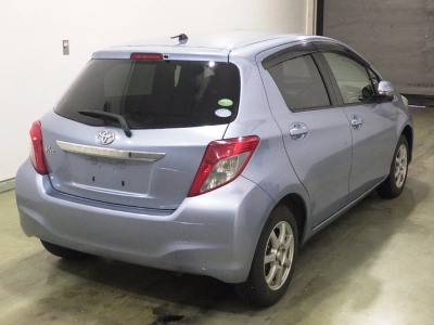 TOYOTA VITZ