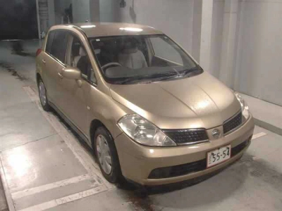 NISSAN TIIDA