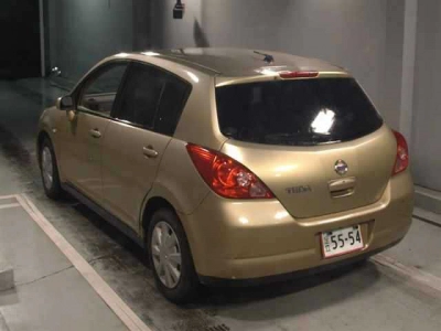 NISSAN TIIDA