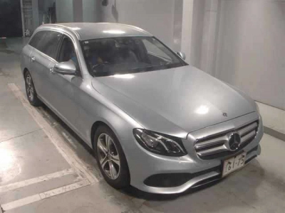 MERCEDES BENZ E CLASS