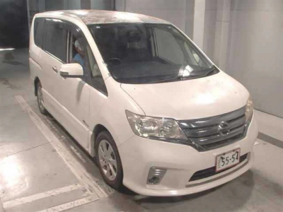 NISSAN SERENA