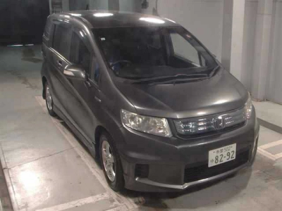 HONDA FREED HYBRID